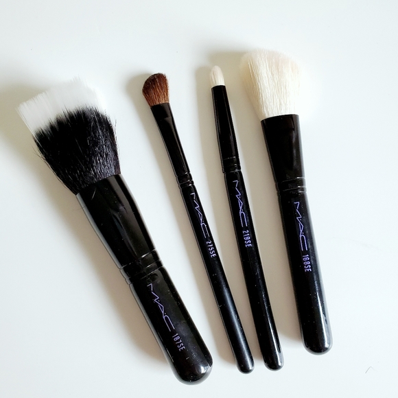 MAC Cosmetics Other - MAC Cosmetics 187 275 219 168 SE Travel Brush Set